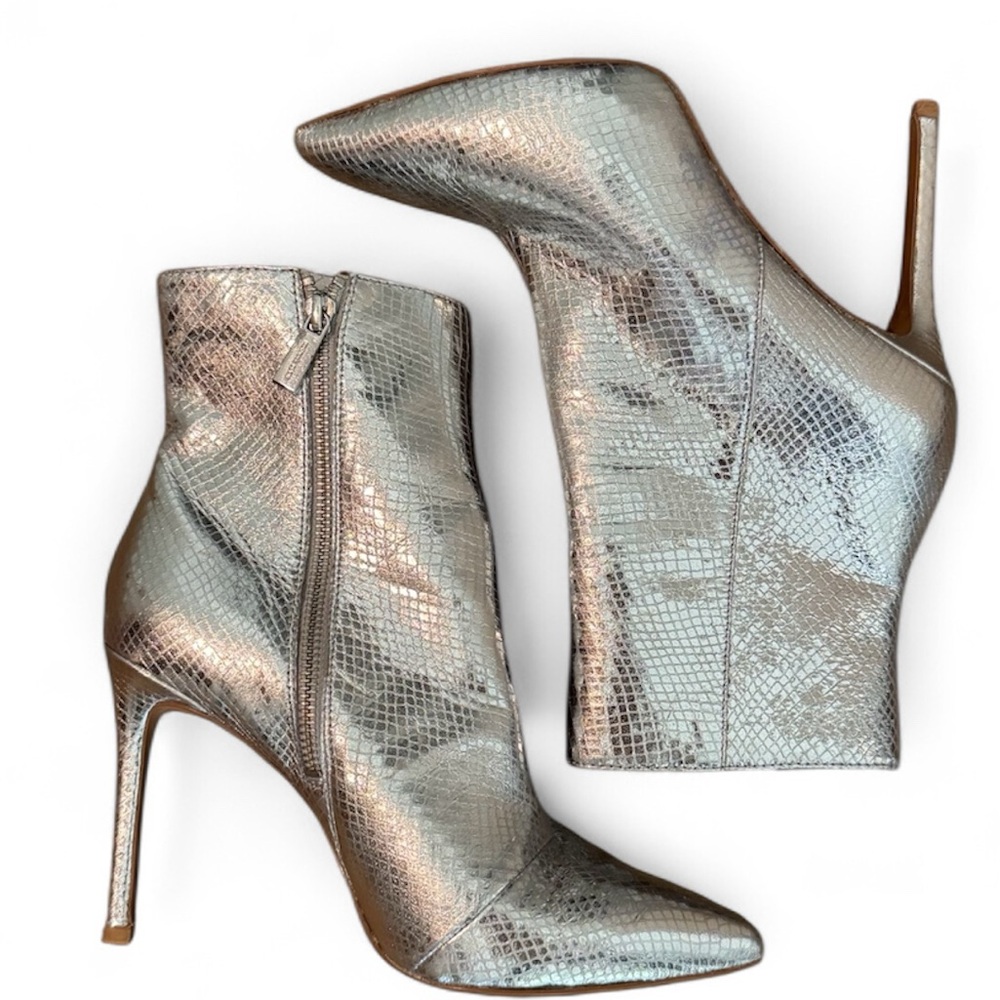 ‼️Michael Kors Leona Metallic Silver Genuine Leather Bootie‼️